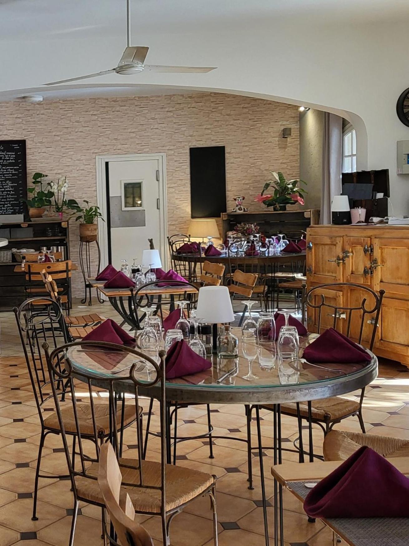 Auberge De La Table Ronde Vinon-sur-Verdon Dış mekan fotoğraf